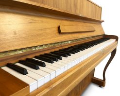 Akustiskt piano Nordiska Pianofabriken modell Classica - Pianomagasinet