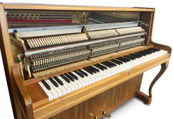 Akustiskt piano Nordiska Pianofabriken modell Classica - Pianomagasinet