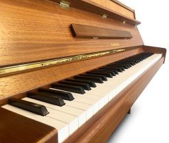 Akustiskt piano Yamaha modell M5 - Pianomagasinet