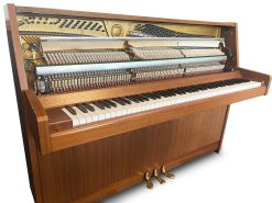 Akustiskt piano Yamaha modell M5 - Pianomagasinet