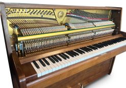 Akustiskt piano Young Chang modell U-107 - Pianomagasinet