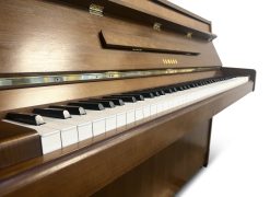 Piano, Yamaha modell 100 - Pianomagasinet